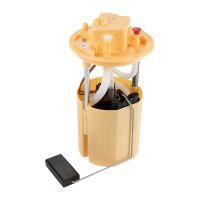 pompe à essence dans le réservoir