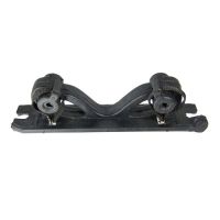 Caoutchouc d'échappement à l'avant