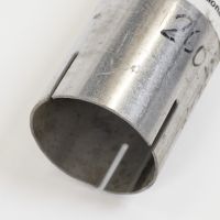 Tuyau d'échappement devant avec chat