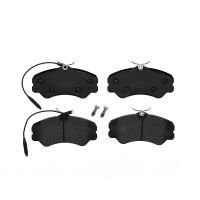 Plaquettes de frein avant avec vis Brembo