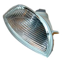 Clignotant avant droit blanc