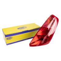 Feu arrière droit avec E-Part Magneti Marelli