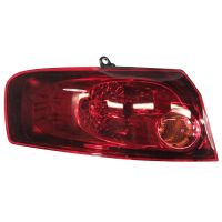 Feu arrière extérieur gauche