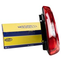 Feu arrière droit Magneti Marelli