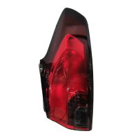 Feu arrière complètement à droite