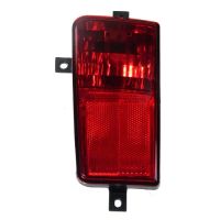 Feu antibrouillard arrière à gauche dans le pare-chocs