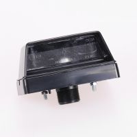 Éclairage de plaque d'immatriculation sur le plateau gauche