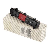 Panneau de commande au milieu des phares antibrouillard