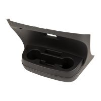 Porte-gobelet central sur le tableau de bord