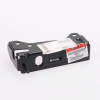 Support de charnière de capot gauche