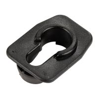 Douille dans le capot OE 60607024