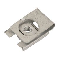 Pièce de serrage pour le pare-chocs