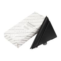 Bande décorative sur le montant A à gauche