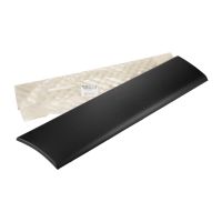 Bande décorative laissée à l'extérieur sous la porte du conducteur