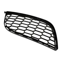 Calandre au centre à droite