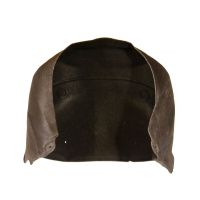 Insérer le couvercle de passage de roue HA à droite