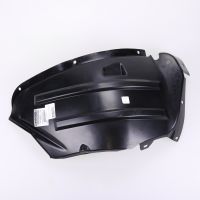 Cache passage de roue avant droit