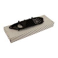 Calandre devant le pare-chocs à gauche