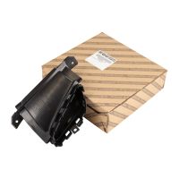 Bande décorative devant le pare-chocs à droite