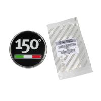 Emblème *150 ans* sur le côté de la porte