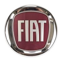 Emblème "Fiat" au dos rouge