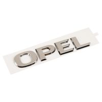 emblème, inscription "OPEL" à l'arrière