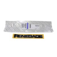 Emblème sur le côté de la porte droite